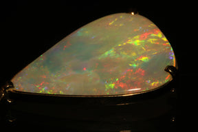 18K Gold Pendant with Crystal Opal – A Rare Jewel