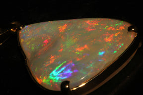 18K Gold Pendant with Crystal Opal – A Rare Jewel