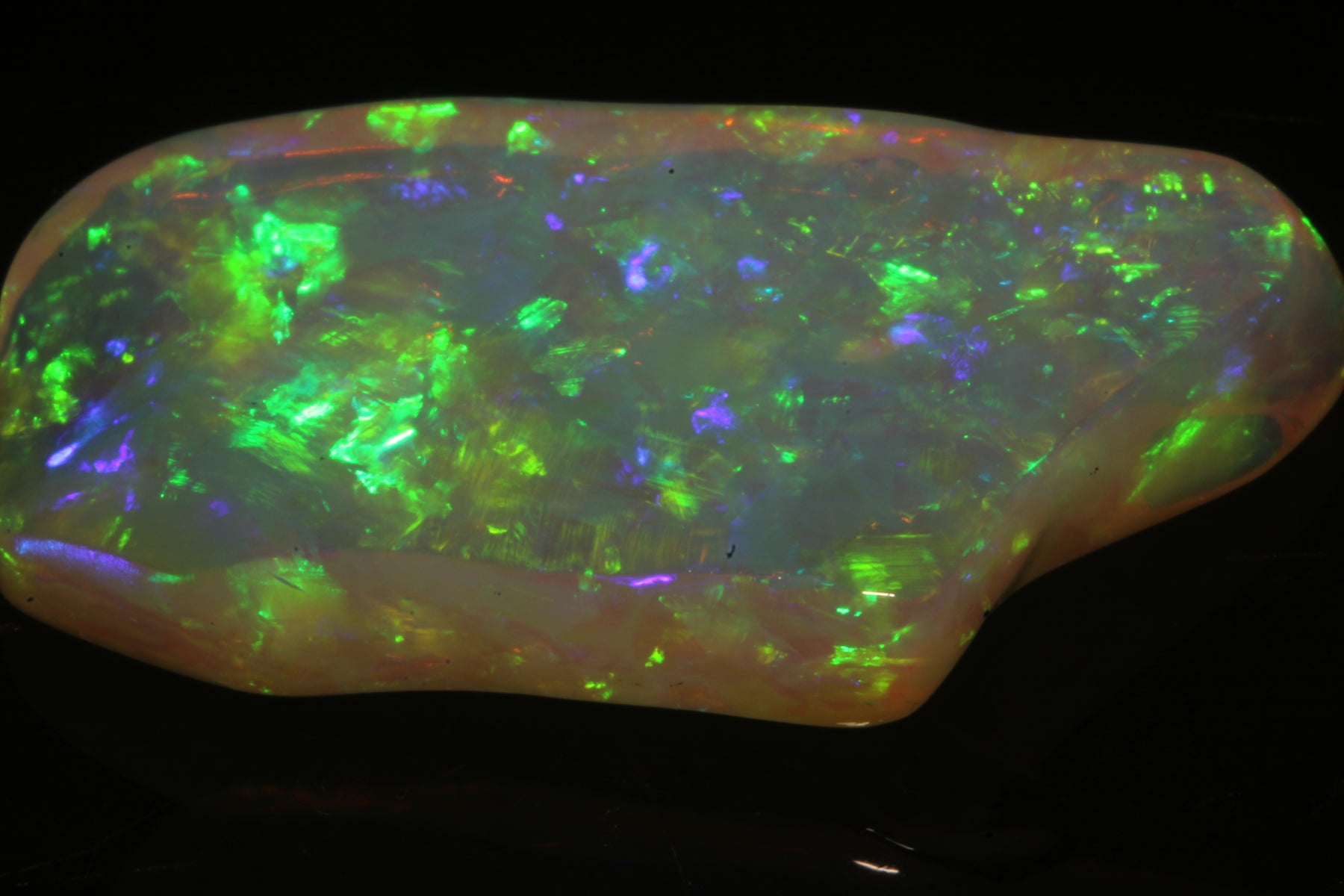 3D Crystal Opal – Free-Form Cut