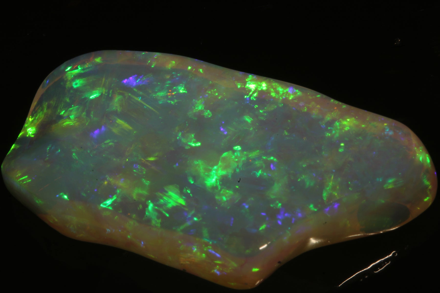 3D Crystal Opal – Free-Form Cut