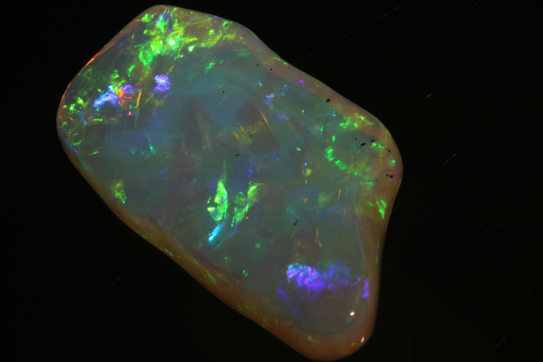 3D Crystal Opal – Free-Form Cut
